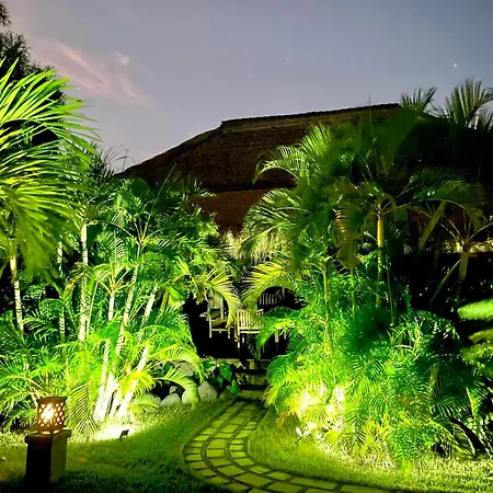 Sunia Loka Bungalows & Dive Center