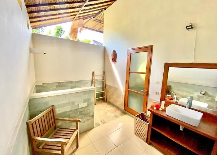 Sunia Loka & Dive Center ホリデーパーク ペムテラン